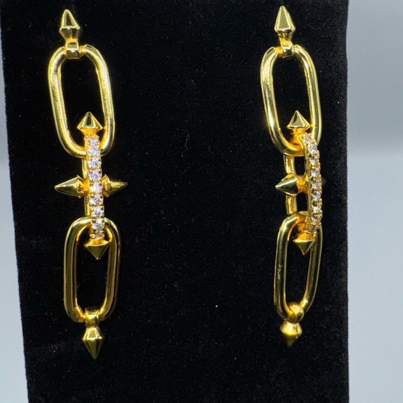 Gold Titan Earrings - Picture 3 of 7